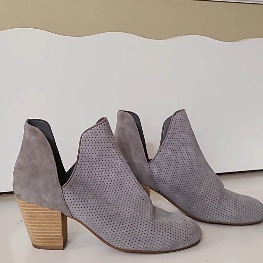 Grey Cut-Out Booties - Picture 2 of 4